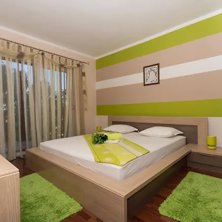 公寓 With Parking Space Okrug Gornji, Ciovo - 22799 *